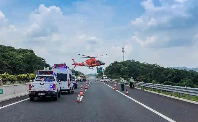 保靖高速公路汽车救援案例